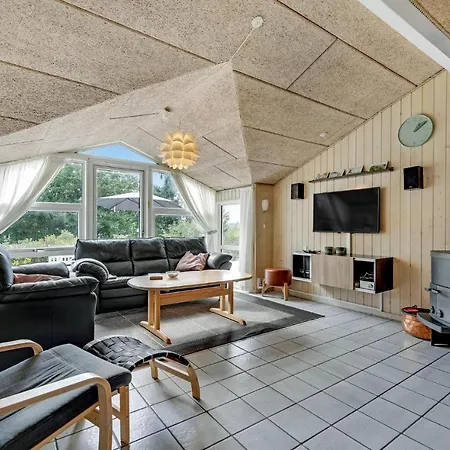 Beautiful In With Indoor Swimming Pool エーベルトフト
