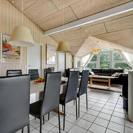 Beautiful In With Indoor Swimming Pool